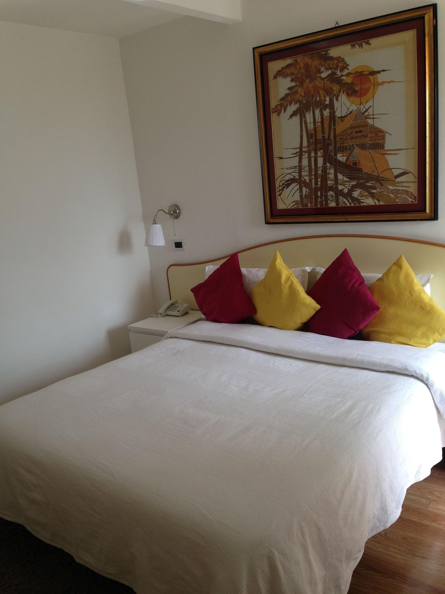 Villa Greta Hotel Rooms & Suites Таормина Экстерьер фото